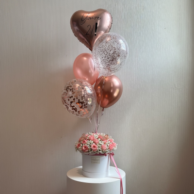 Roses with Gypsophila Box XL